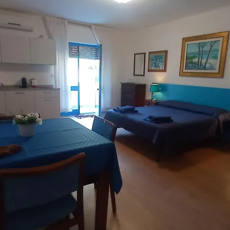 Nyaraló Teodora